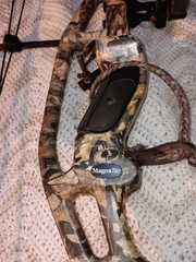 Hoyt MagnaTec ZR200 Left Handed 60-70 LBS 27-30 1/2 Draw