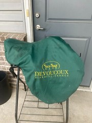 2017 Devoucoux Chiberta O Jump Saddle – 17″ Seat / 1AA Flap / Arcade Normale