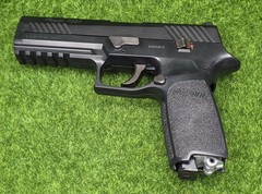 Sig Sauer P320 CO2 Pellet Gun Air Pistol 380fps .177 cal – (MISSING GRIP PART)