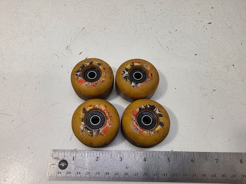 SKATEBOARD WHEELS UNKNOWN BRAND SET OF 4