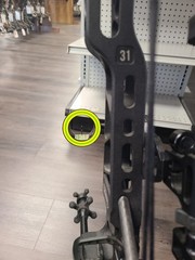 Mathews V3 Black Aluminum Compound Bow Right Hand 70 lb 31in 27-31 Draw
