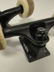 Sonora Thunder 145 Skateboard Trucks With DGK 53 mm Wheels & Mounting Screws