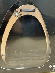 LeMieux Vector Balance Stirrups – Rose Gold 5 Degree