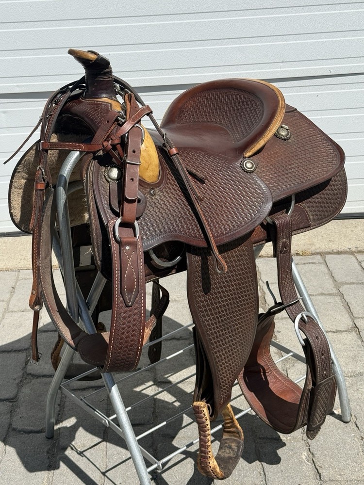 SIMCO 15.5” Western Roper Saddle with Headstall and Breast Collar