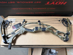 Hoyt RX-9 Short Draw 40 – 50lbs/23″ – 27″ Bottomland standard