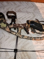 Hoyt MagnaTec ZR200 Left Handed 60-70 LBS 27-30 1/2 Draw