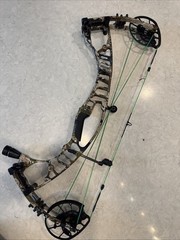Hoyt VTM 31 RH 70# 25”-30”draw Sitka subalpine Camo