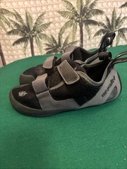 EVOLV Defy Black and Gray Rock Climbing Shoes Mens Size US 9.5 Womens 10.5 EU 41