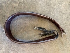 Stubben Long English Hunter Jumper Girth Brown Size 54 in Nicely Padded Elastic