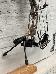 Hoyt Alpha X 33, RH, In Elevated 2 camo, 60-70 lbs