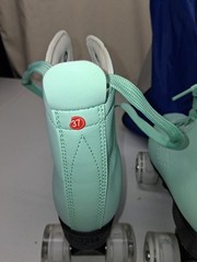 NEW Xudrez Roller Skates Mint Green Womens 37 (US 7) LED Light Up Wheels + Bag