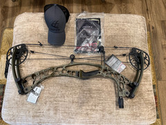 Hoyt AX-2 29 60 – 70lbs/25″ – 30″/Wilderness