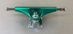 (Set of 2) Venture Skateboard Truck VHL in Anodized Green – 5.6″