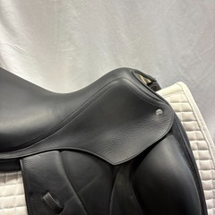 PRICE DROP! Used Voltaire Adelaide – Size 17.5″ Dressage Saddle Black