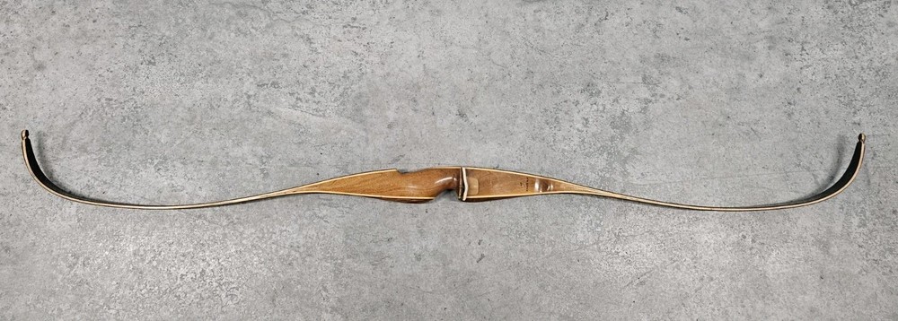 Vintage Howatt Hunter Recurve Bow 62″ 55#