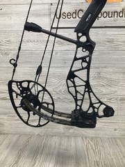 Used Mathews Lift X 29.5 Right Hand Black riser/Bottomlands limbs Bow 30/70