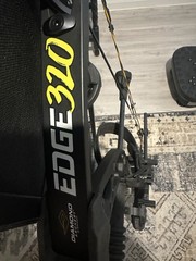 Diamond Archery Edge 320 RH Compound Bow 70lb 32in Draw 31in Black Aluminum