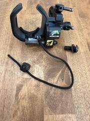 Apache Drop Away Arrow Rest Black Cord-Driven Right Hand for Compound Bow