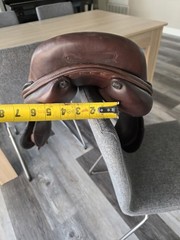 Premium 16.5” Leather Jump Saddle – FF M – Dover Hardware + Rack