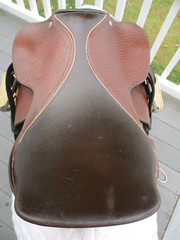 16.5» medium champion leather CC JUMP ENGLISH SADDLE w LEATHERS & D’ANGLE IRONS