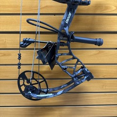 Item 3892 – Bear Archery Compound Bow – Legit Maxx RTH – RH – #70 – Shadow