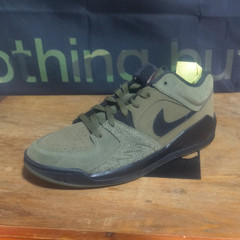 Nike Men’s Green Skateboarding Shoes US 9.5 Medium Width (D, M)
