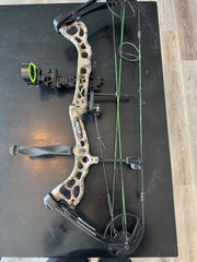 Bear Archery Vast Right Hand Compound Bow – With upgrades – Complete package