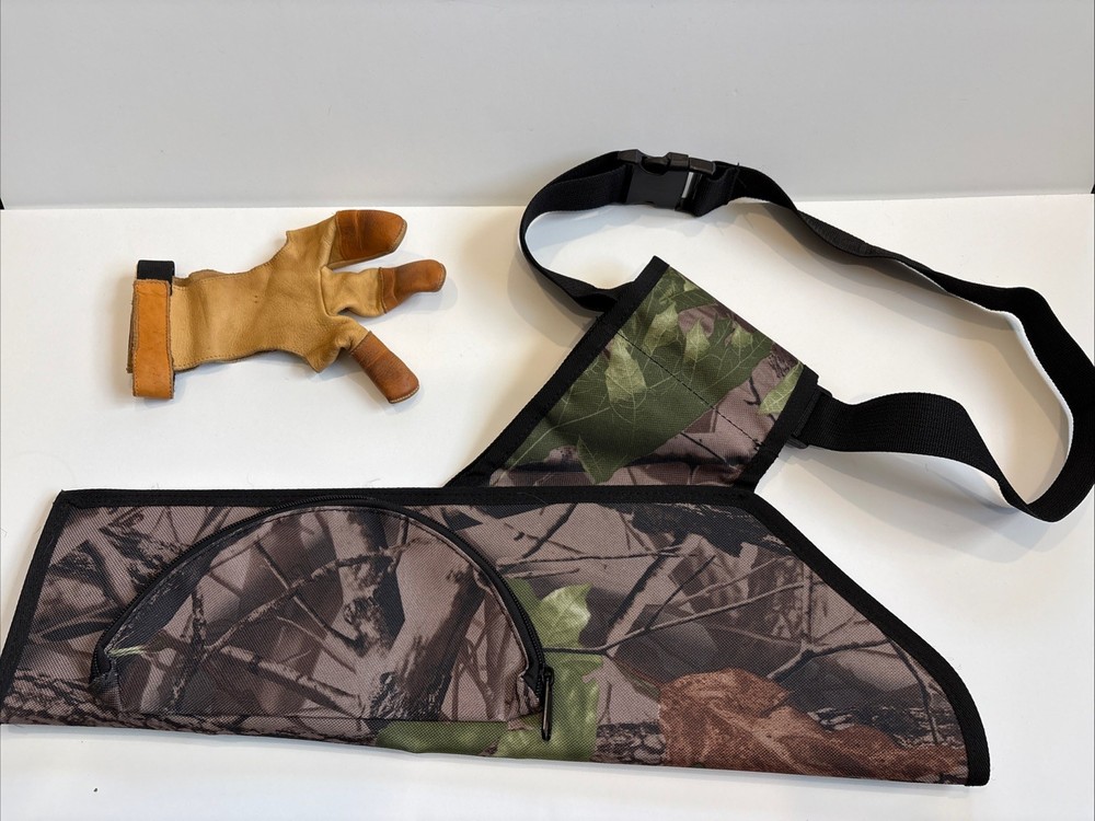 Camo Archery Target Quiver With Belt & 3 Finger Glove