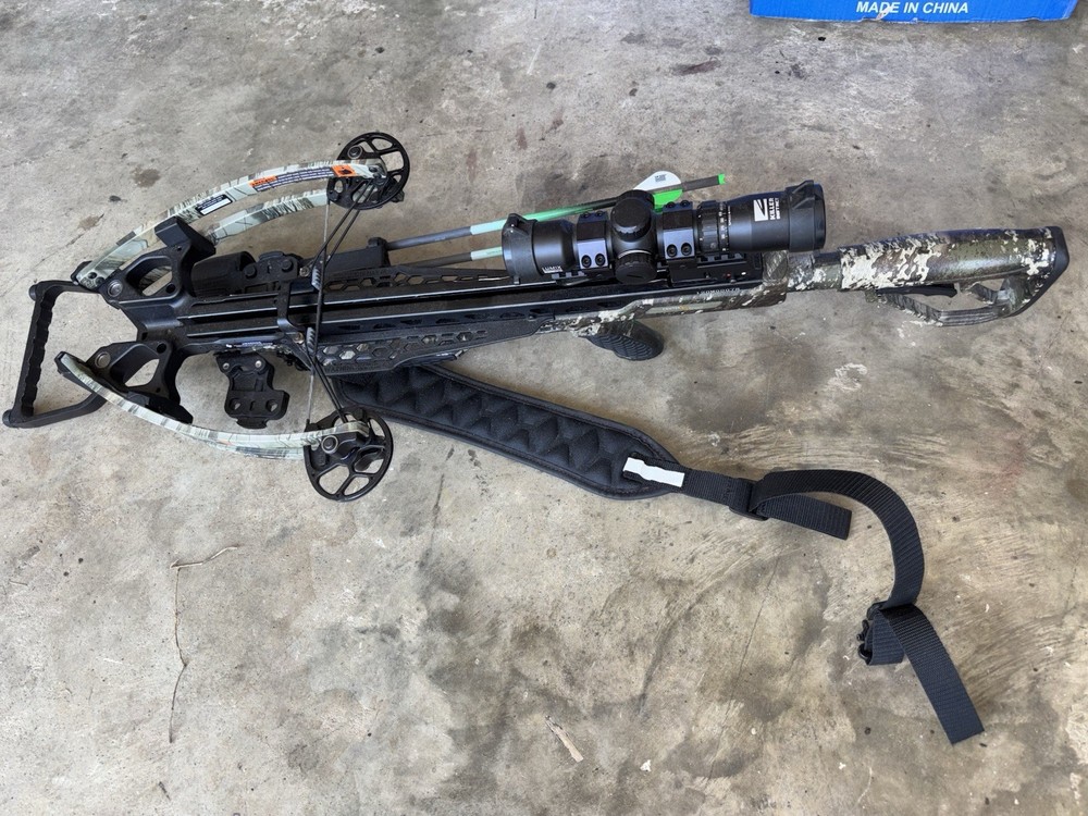 CenterPoint Archery CP400 Helicoil+Luminex Red Dot Scope+Matching Arrows