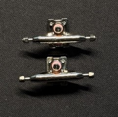 29mm silver deli trucks with slushcult rattlerz
