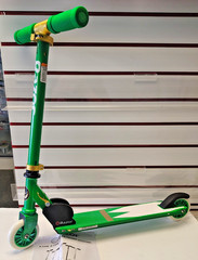 2019 SDCC Razor MMPR KICK SCOOTER (Green Ranger) Mighty Morphin Exclusive Unused