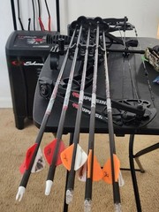 PSE Black Compound bow Package w/ Scope/Sight, Quiver & 5 Bolts/Arrows