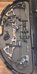 Bowtech btx 31, rh 70# 27-31 in draw, 350fps, brand new string and cable