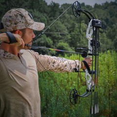 Lightweigt Hunting Compound Bow Kit for Beginner & Intermediate Archer ,30-70Lbs