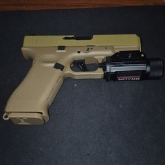 Umarex GLOCK 19X .177 Tan Gas Airsoft Pistol w/ Magazine & Braun Tactical Light