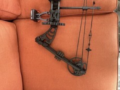 Velocity Archery Adjustable Compound Bow 30-55lb 19-29″ Draw cb50- RH