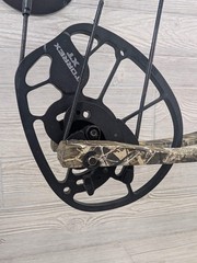 Used Hoyt Torrex XT Right Hand Camo 60-70lbs package