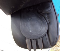 COLLEGIATE Dressage Saddle – 17″ Seat – GREAT! FREE Stirrups, Leathers, Girth