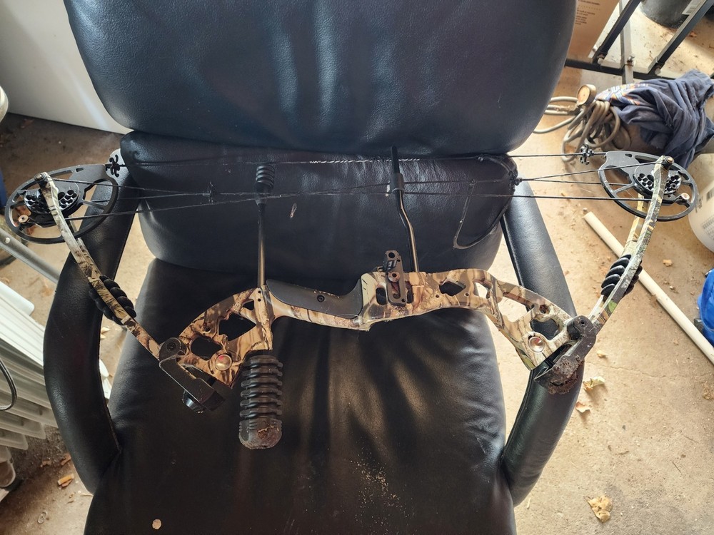 Predator Raptor Compund Bow Right Handed