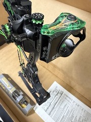 Compound Bow. Martin Firecat M3 70# Right Handed. New In Box. Still Warrantied