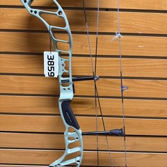 Item 3859 – Bowtech Archery Compound Bow – Ascend – RH – Forest – #60 – 24.5”-30