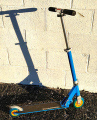 SWAGTRON K1 Kick Scooter Children & Teens Foldable Blue w/ Yellow Free US Ship