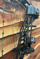 Hoyt Ventum 33 Bow 60-70lbs 29.5-31″ D/L RH Fully Set Up Black Great Condition
