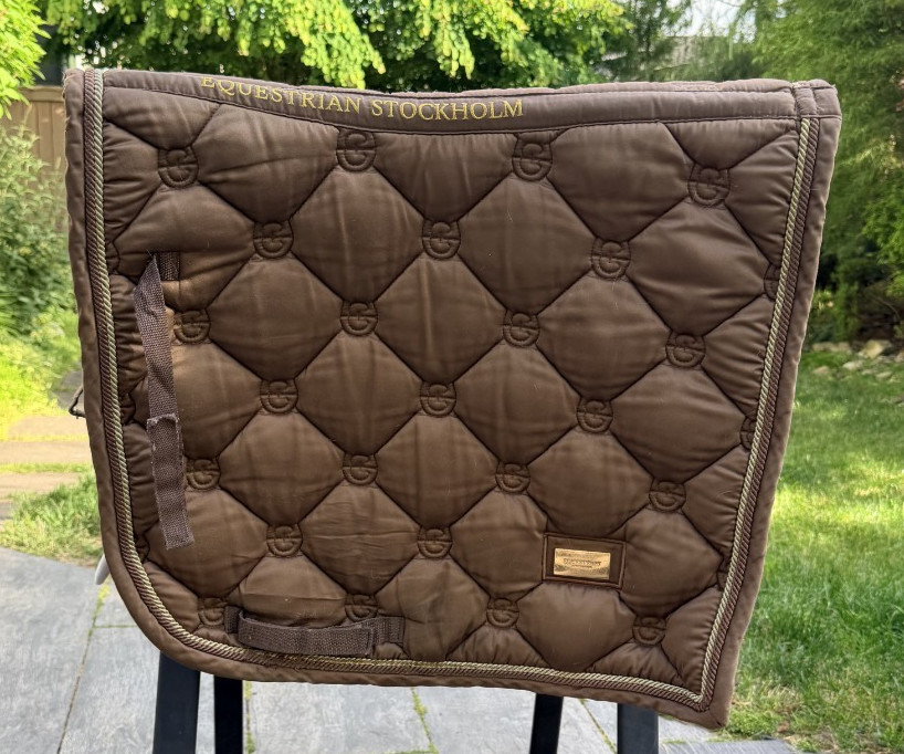Equestrian Stockholm Classic Dressage Saddle Pad – Champagne – Size Full