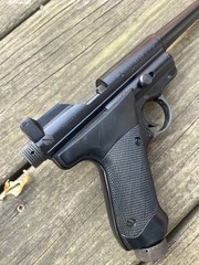 Vtg Crosman Mark II Single Shot .177 Cal co2 bb/pellet air pistol （works great)