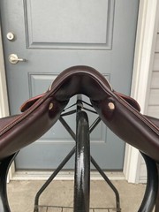 2017 Devoucoux Chiberta O Jump Saddle – 17″ Seat / 1AA Flap / Arcade Normale