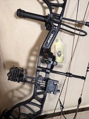 Bear Radiant Archery Bow RTH Extra 70# RH Mossy Oak DNA Camo AV45A1X0E7R **New**