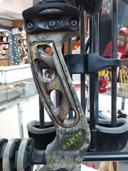 Martin Alien compound bow cbe sight tactic mount trophy ridge holder 6 arrows