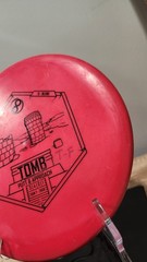 Infinite Discs Tomb D-Blend Putter Pink 173g Run 7 Enhanced Grip