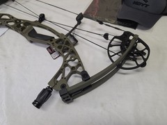 Hoyt AX-2 29 60 – 70lbs/25″ – 30″/Wilderness